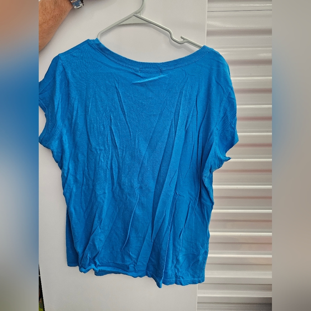 Twisted Blue Winged Graphic Tee - Picture 3 of 3